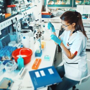 a medical laboratory technologist working in a laboratory